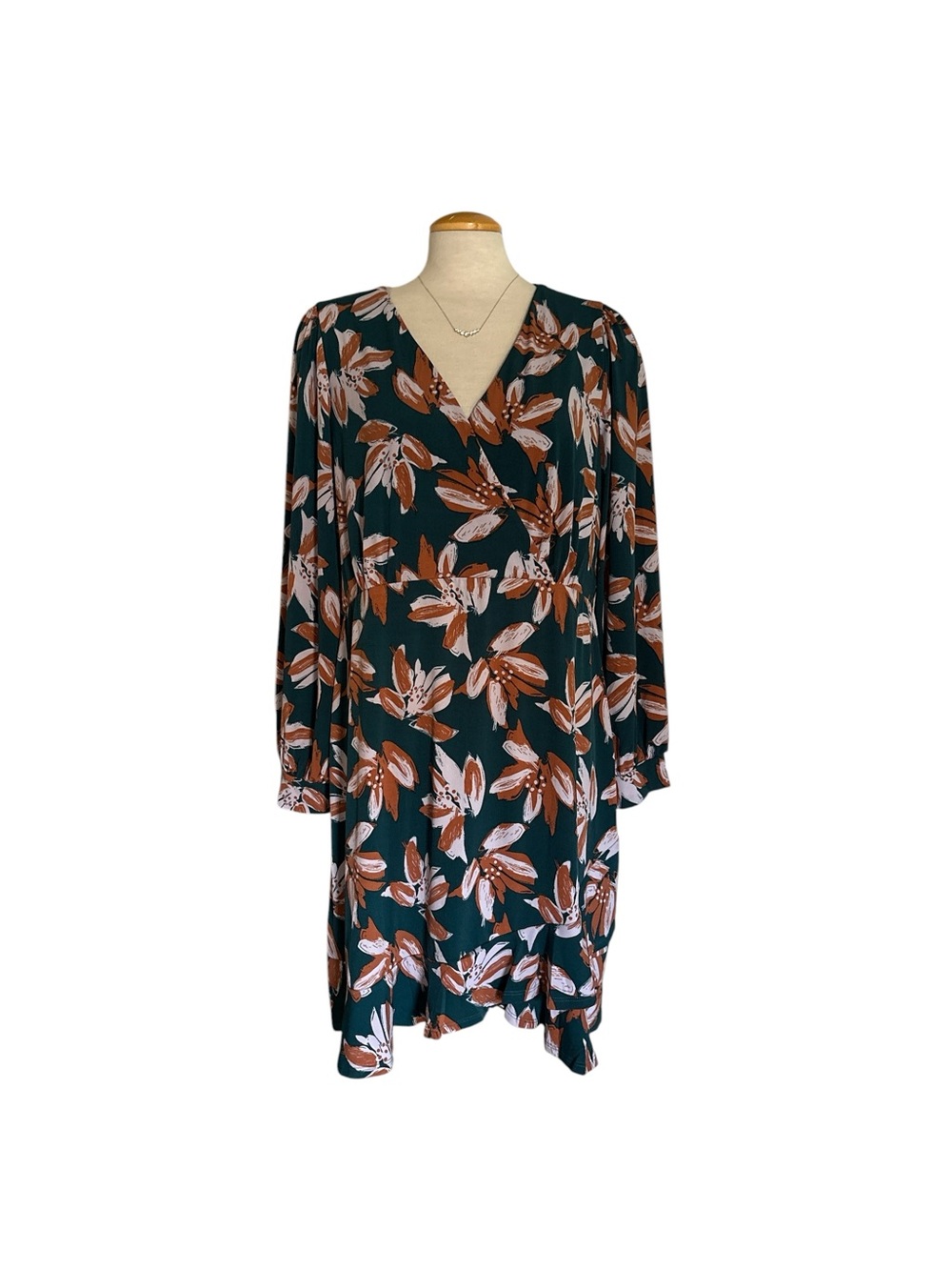 Gilli Dark Green Floral V-Neck Long Sleeve Dress